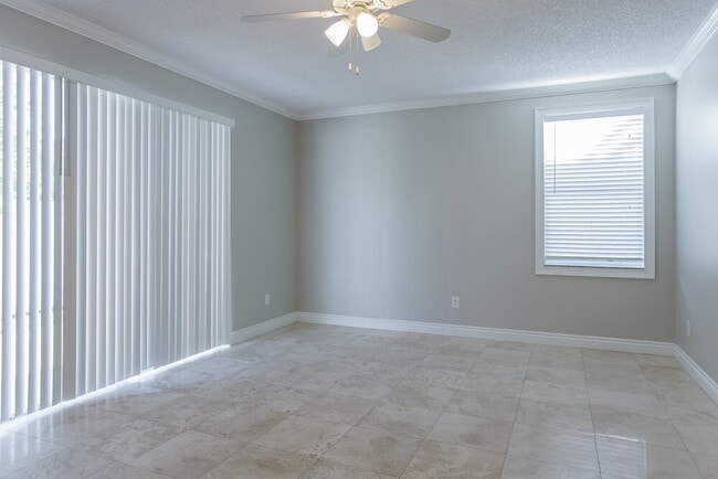 Foto del edificio - 16526 NW 20th St