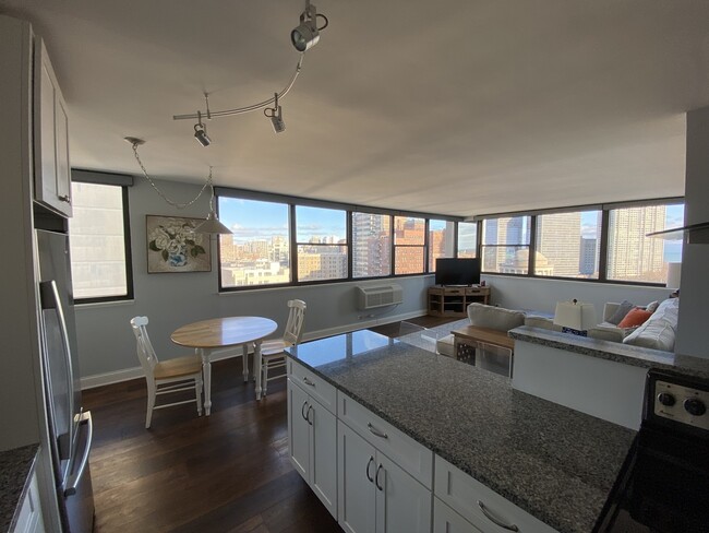 Building Photo - 2700 N Hampden Ct