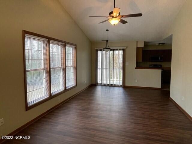 Foto del edificio - 130 Highland Ct