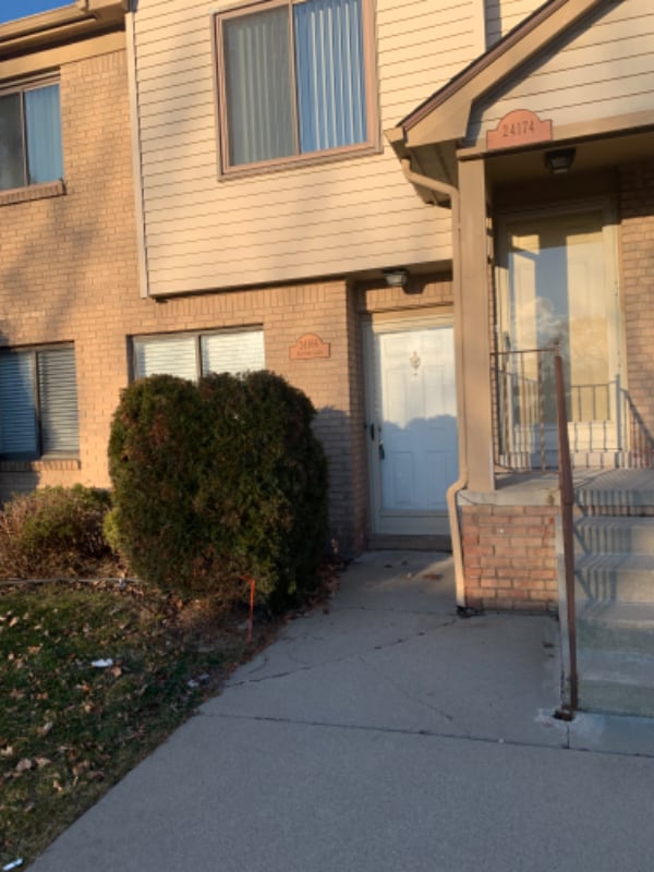 24166 Ashford Ln, Clinton Twp, MI 48035 Condo for Rent in Clinton Twp, MI