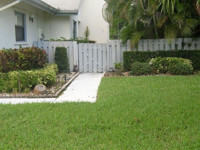 Building Photo - 83 Baytree Cir