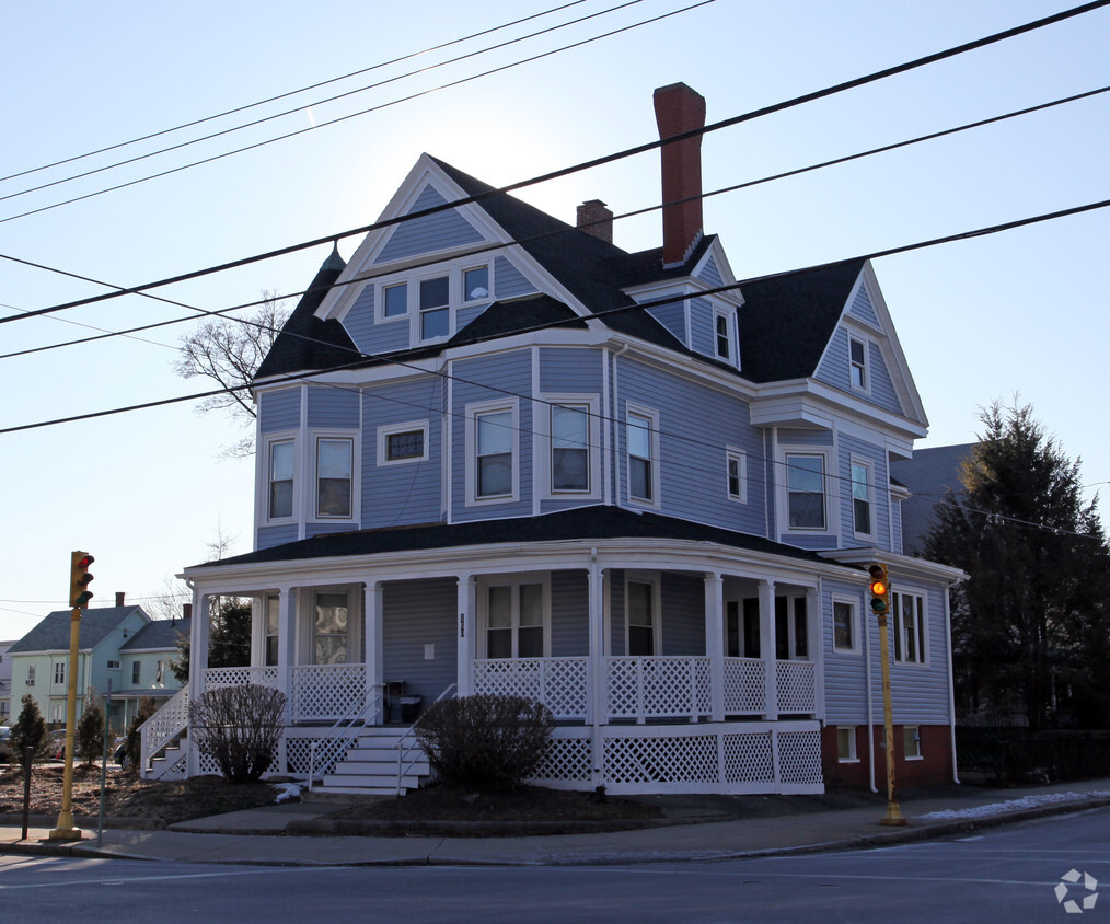 Building Photo - 150 Summer St