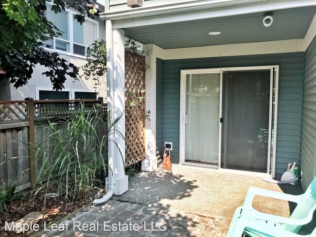 Foto del edificio - 3 br, 2 bath House - 6551 B 5th Ave NE