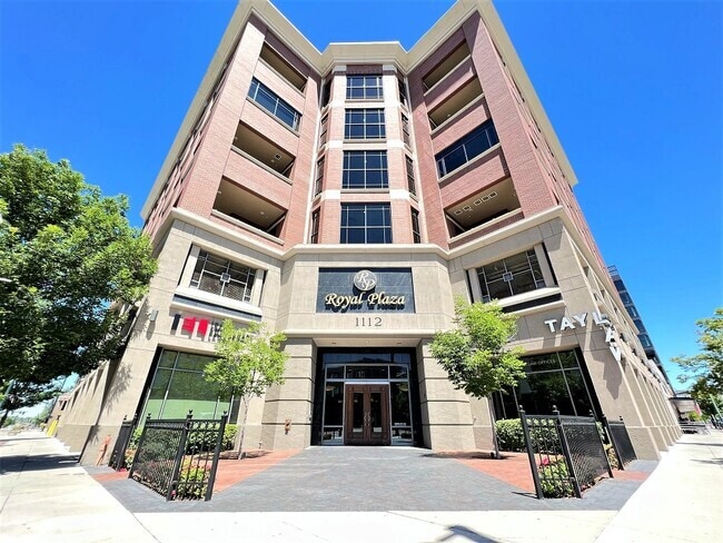 Building Photo - 1112 W Main St
