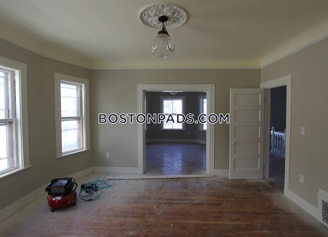 Building Photo - 12 Porter Rd