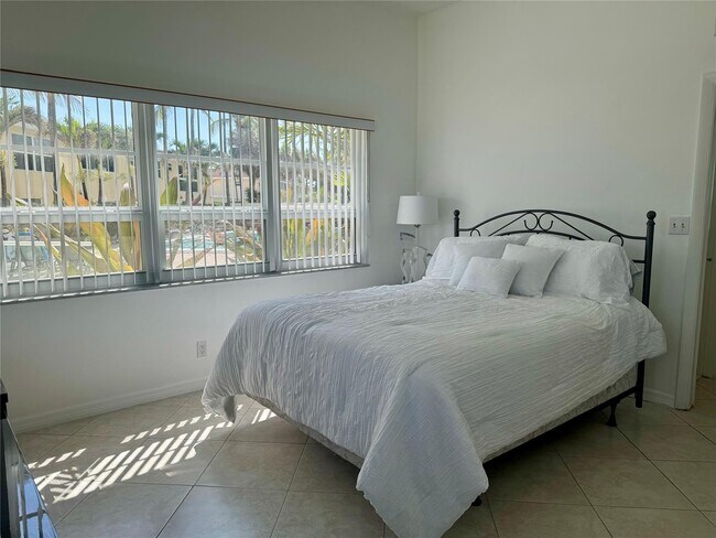 Building Photo - 6000 N Ocean Blvd