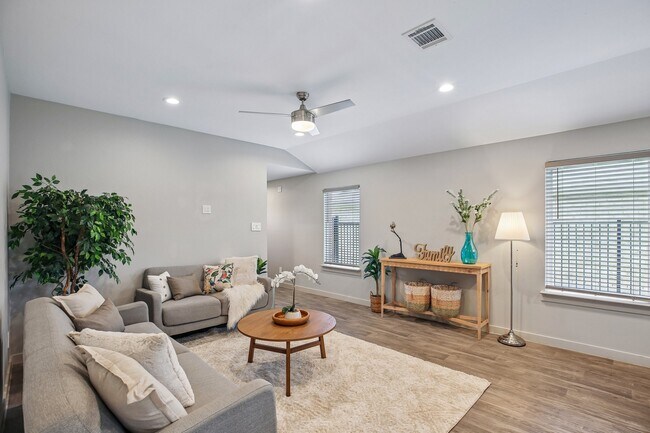 Building Photo - 1514 Truckee River Dr