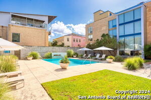 Building Photo - 1115 S Alamo St