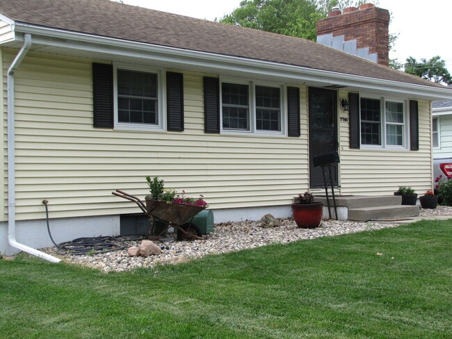 Photo - 7701 Grover St House