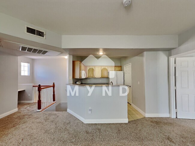 Building Photo - 8555 W Russell Rd Apt 2076