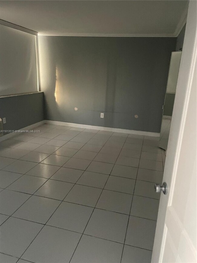 Foto del edificio - 5313 Collins Ave
