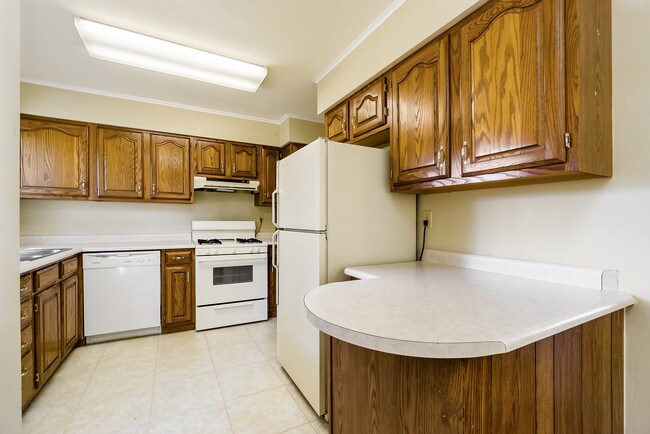 Building Photo - 2559 Shrewsbury Rd