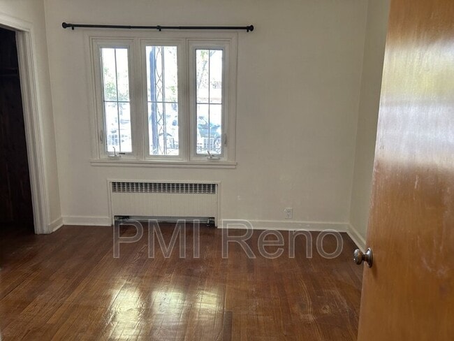 Building Photo - 380 La Rue Ave