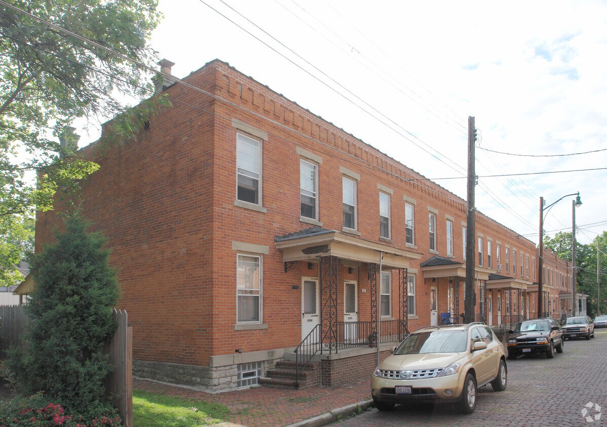 Building Photo - 610-624 S Lazelle St