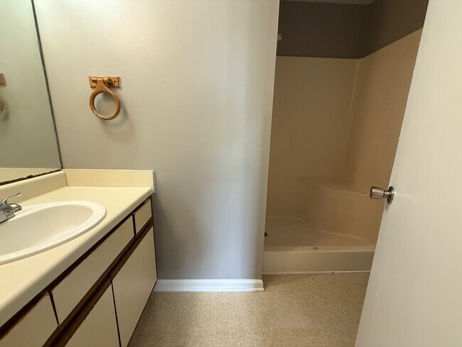Foto del edificio - 813 Willow Pointe