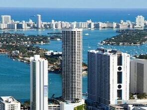 Building Photo - 1750 N Bayshore Dr
