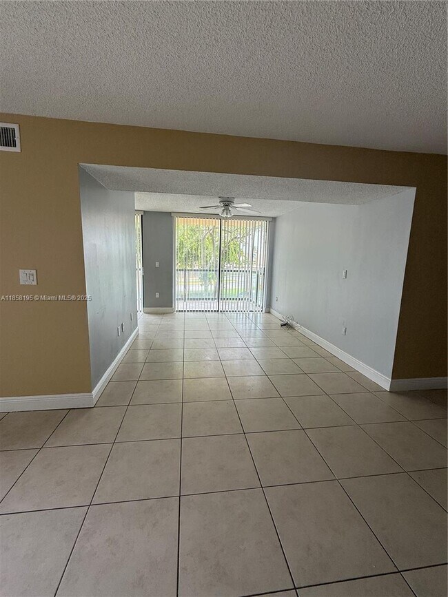 Foto del edificio - 11780 SW 18th St