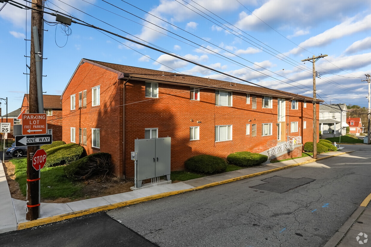 Foto principal - Broadway Manor Apartments