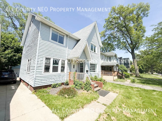 Building Photo - 3845 Summit Park Rd