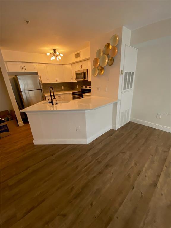 Building Photo - 823 Camargo Way