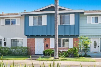 Building Photo - 9946 Continental Dr