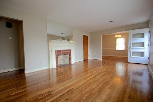 Building Photo - 1616 Clays Mill Rd