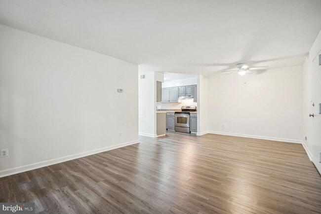Building Photo - 5900 Prince George Dr