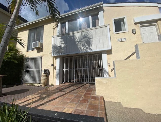 Foto del edificio - 10623 Kinnard Ave