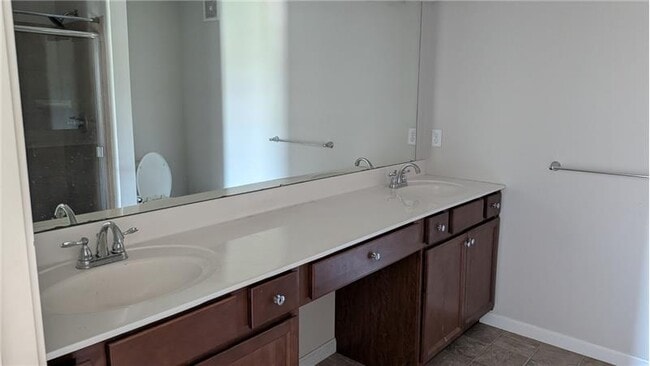 Building Photo - 2099 Commons Cir Dr