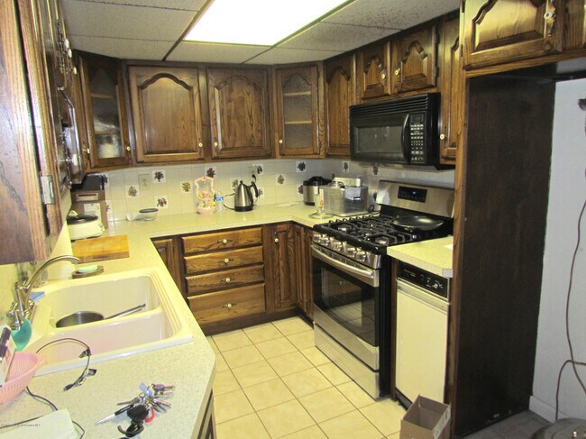Foto del edificio - 3730 Lawrence Ave