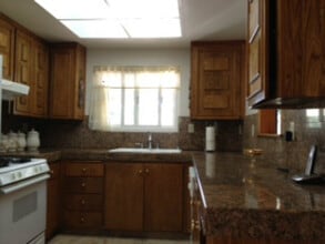 Building Photo - 3633 Rowley Dr