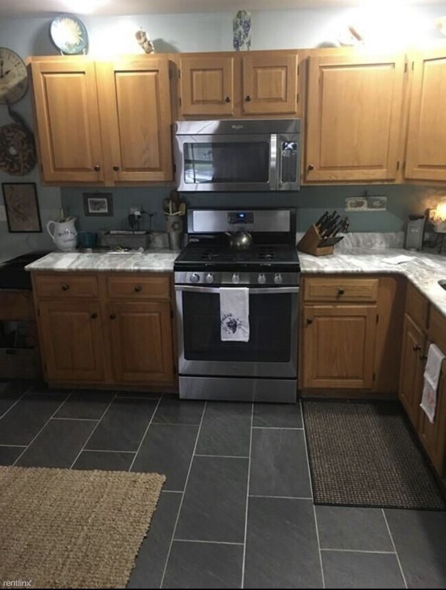 Foto del edificio - 3 br, 1 bath House - 61 Market Street 1