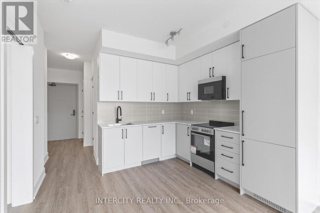 Building Photo - 2075 King Rd