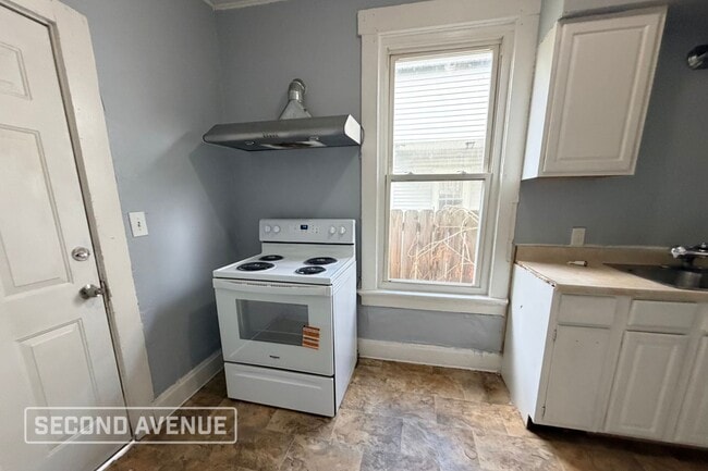 Building Photo - 417 Franklin St