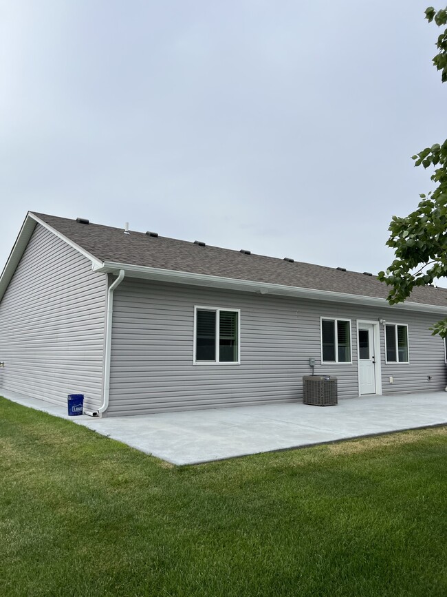 Building Photo - 2130 E Olympic Ave