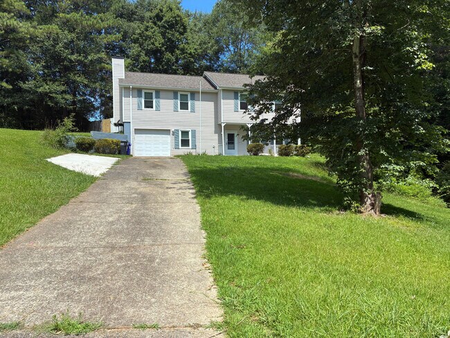 Foto del edificio - Room in House on Karl Ct