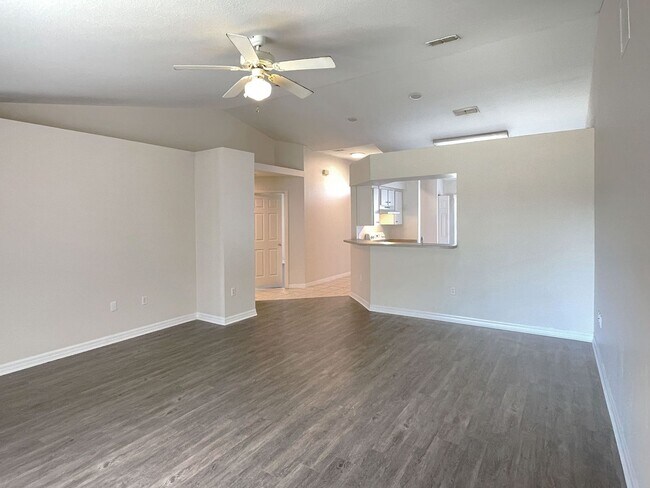 Building Photo - Three-Bedroom Home near Lake Elbert