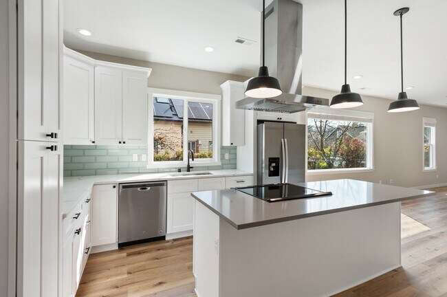 Building Photo - Conveniently located Single-family house available for Rent!