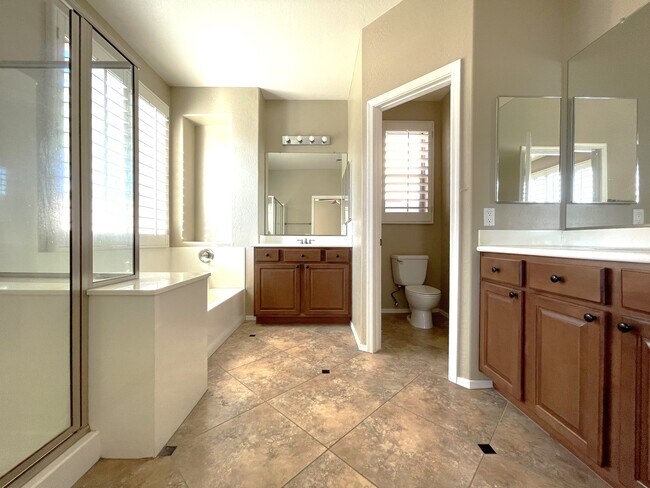 Master Bath - 11526 N 146th Ave