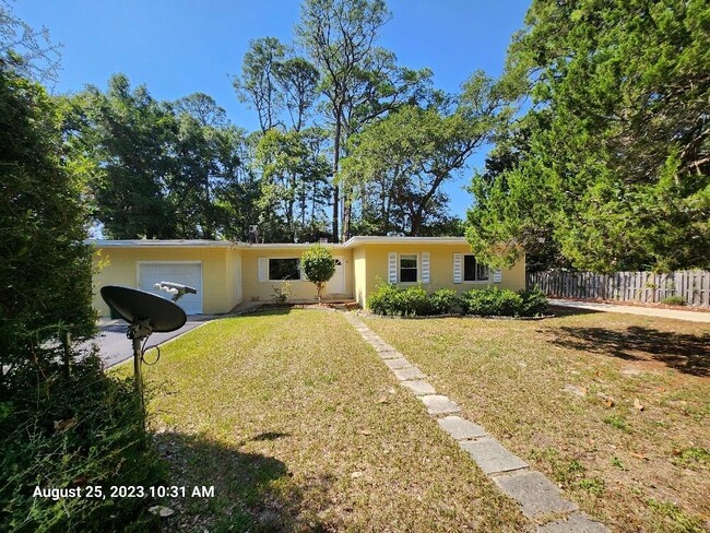Foto del edificio - 531 E Miracle Strip Pkwy