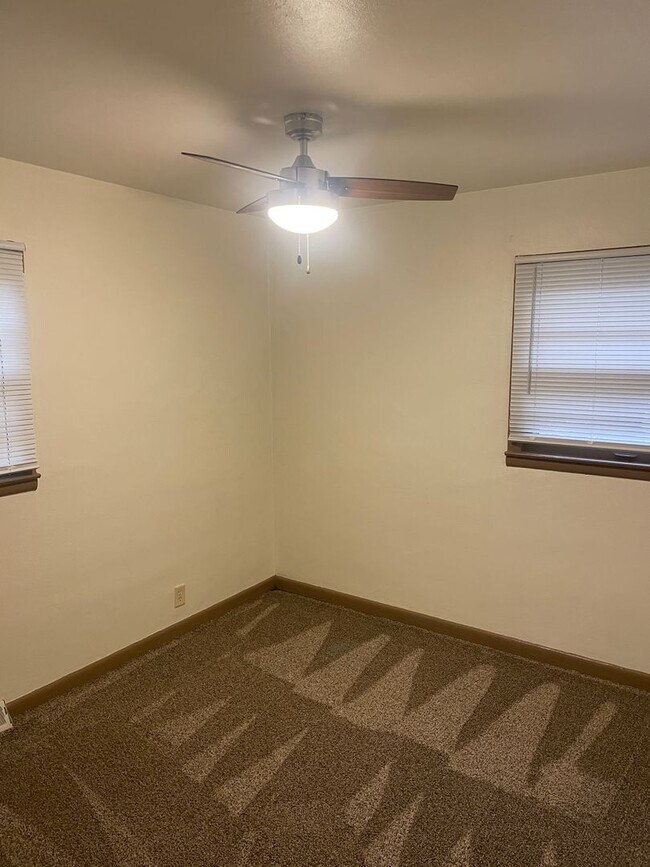 Foto del edificio - Immaculate 2 Ranch Style Bedroom Duplex