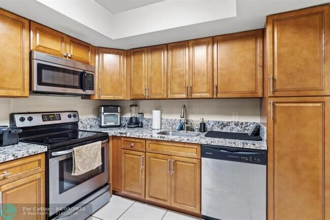 Foto del edificio - 5850 NW 57th Ave