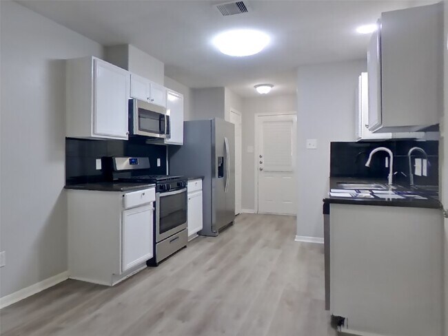 Foto del edificio - 16339 Noble Meadow Ln