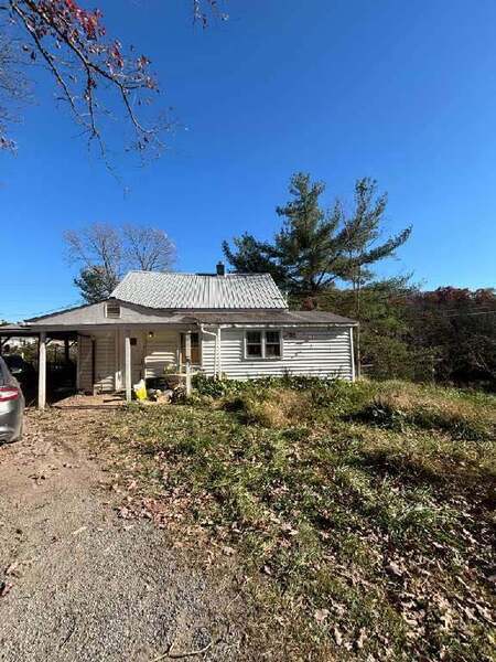 Foto principal - 50 Mayberry Dr