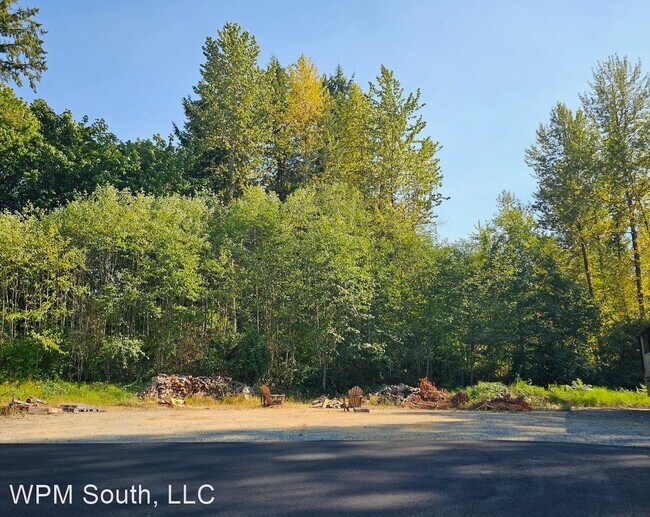 Building Photo - 3 br, 3.5 bath House - 19645 SE Petrovitsk...