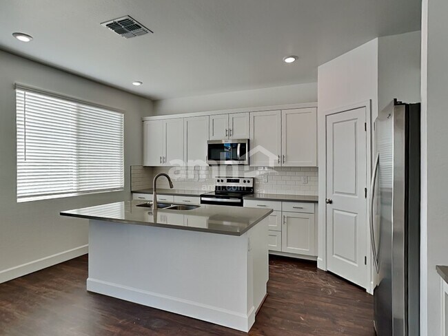 Building Photo - 17161 Puget Ave