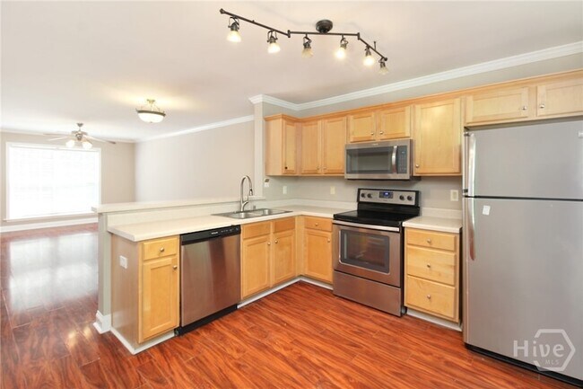 Foto del edificio - 240 Cleveland Rd