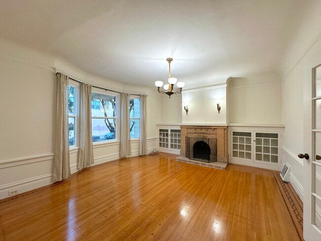 Building Photo - 285 12th Ave