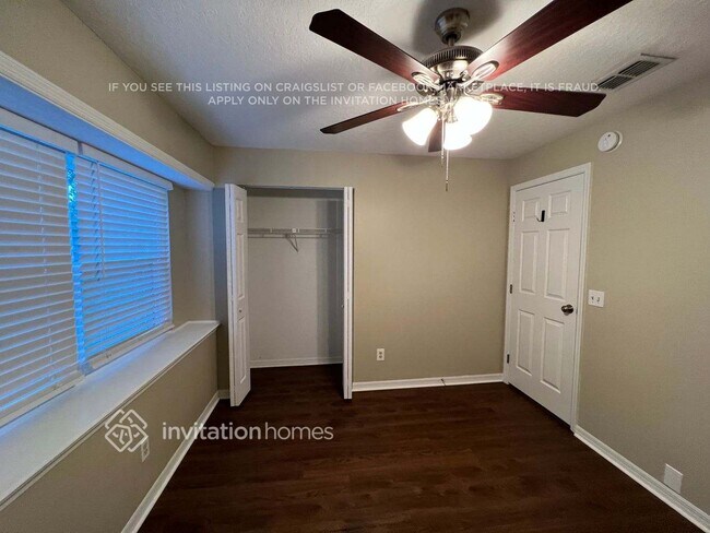 Building Photo - 2148 Tioga Dr