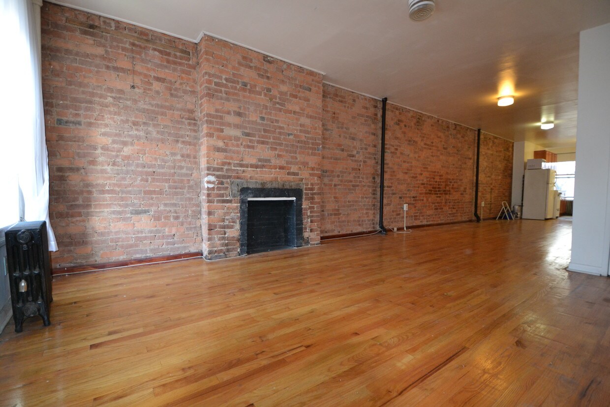 Primary Photo - 2133 3rd Ave